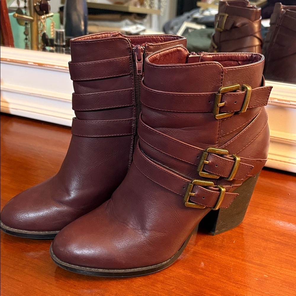 Women's Burgundy Ankle Boots Size 8.5